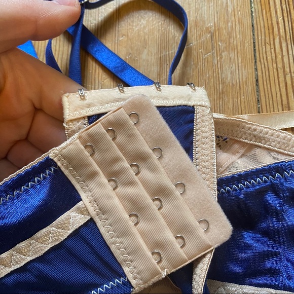 Gorgeous 2 Pc. Lingerie - Picture 5 of 10